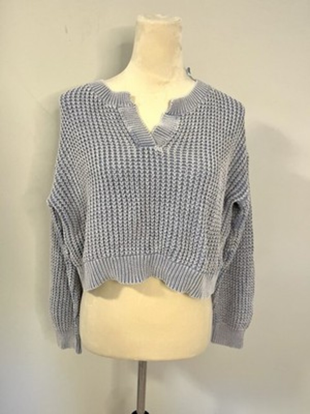 Houte Hippie Blue And White Waffle Texture Crop Sweater. Medium 100 % Cotton